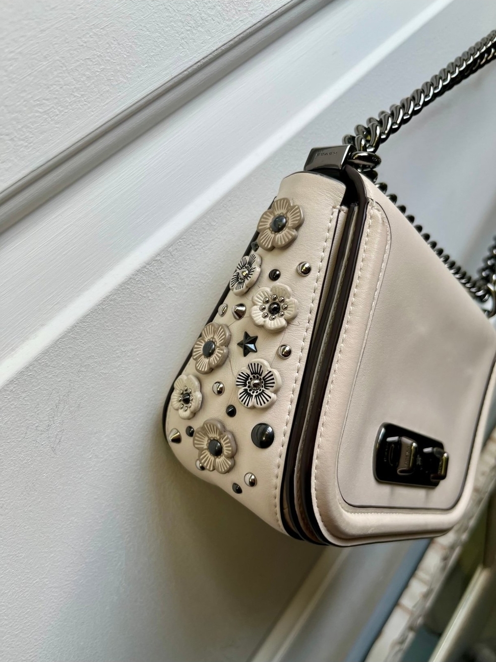 Coach Cream Floral Studded Chain Crossbody Bag ♥️♥️ Coach Swagger ♥️
